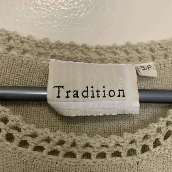 Tradition, vintage style, delicate, light tan, and feminine tank - Picture 4 of 7